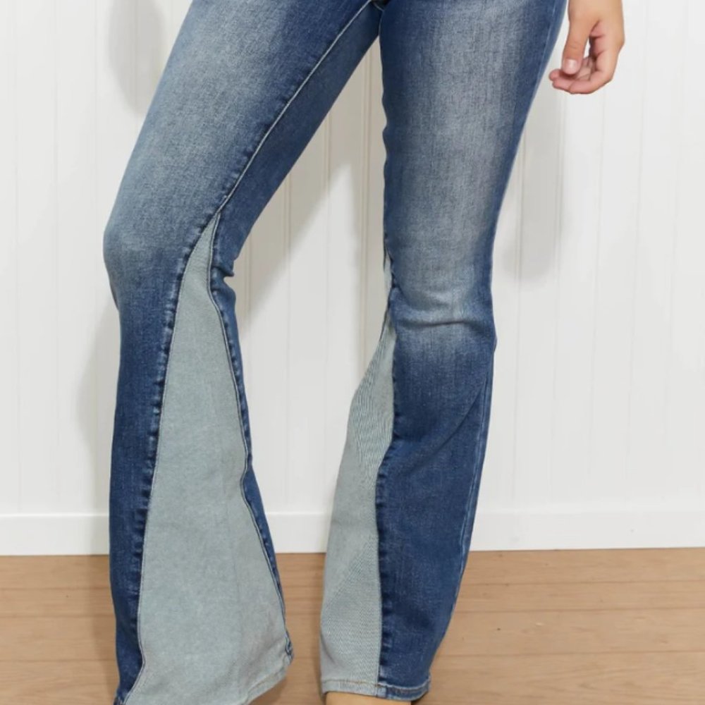 RESTOCK Judy Blue 88524 Groovy Babe Flairs